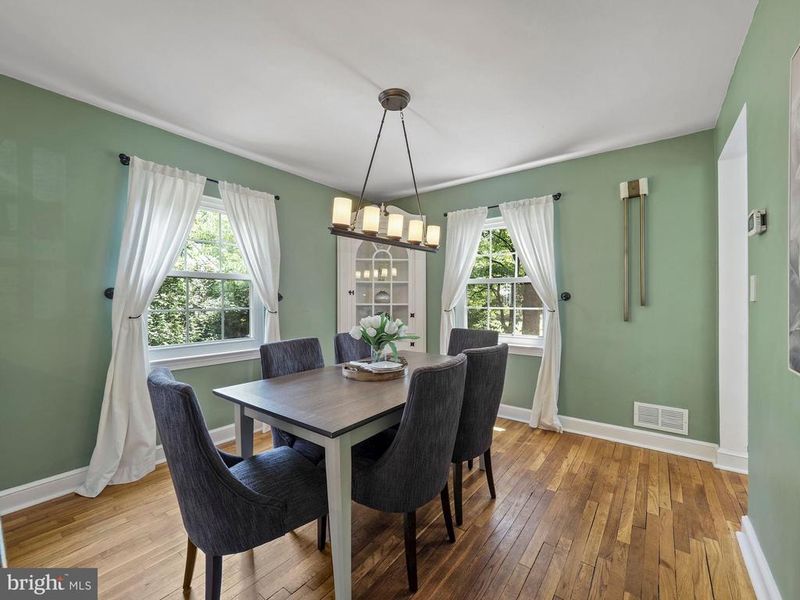 10028 Reddick Dr, Silver Spring, MD 20901