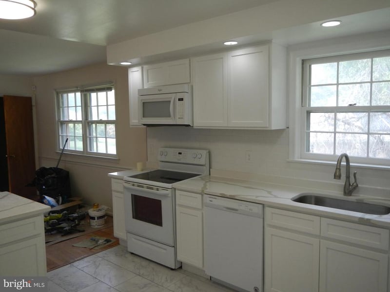 9 Stoneyhurst Ct, Olney, MD 20832