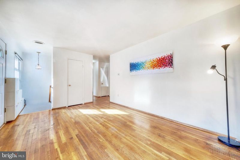 14307 Bismark Ave, Woodbridge, VA 22193