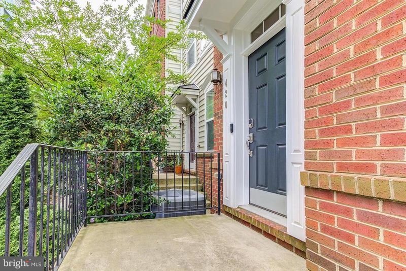 420 Ava Way NE, Washington, DC 20017
