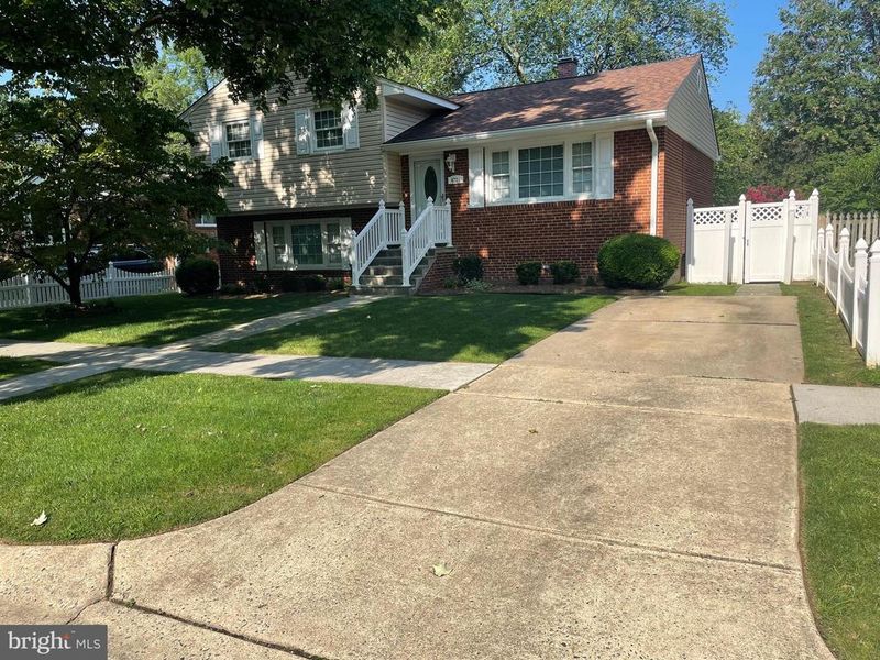 4221 Isbell St, Silver Spring, MD 20906