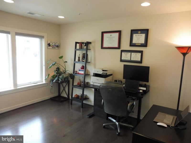 8070 Tribeca St, Rockville, MD 20855