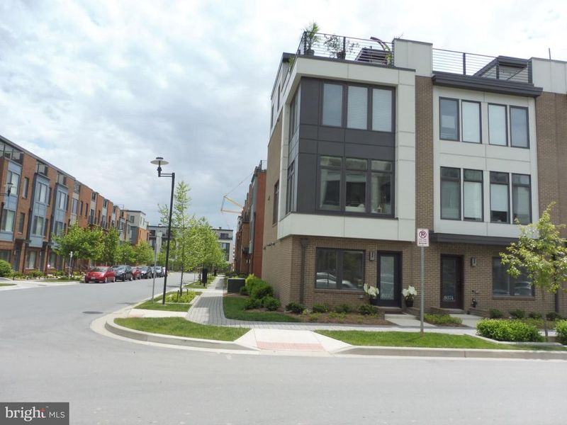 8070 Tribeca St, Rockville, MD 20855