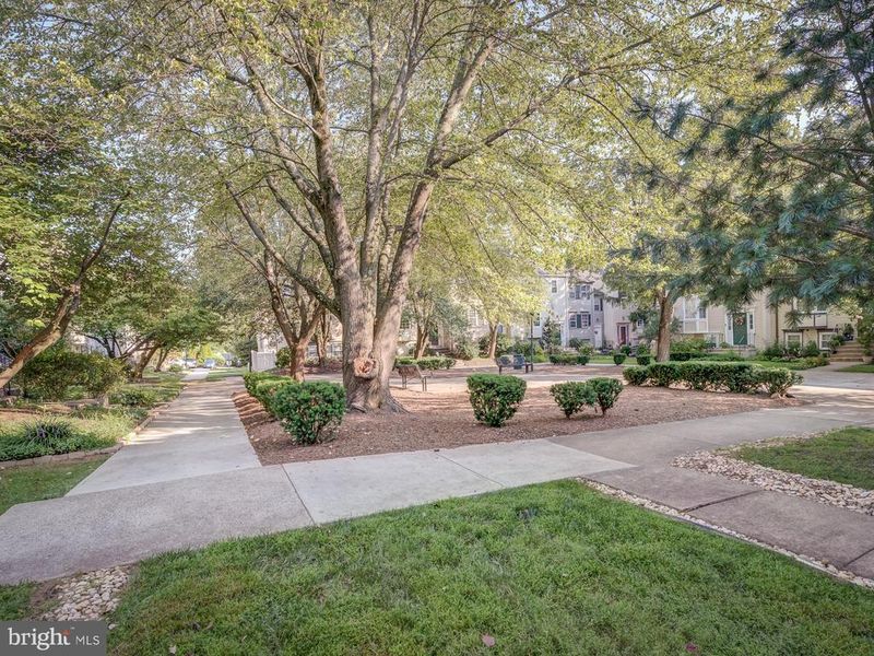 2400 Ridgehampton Ct, Reston, VA 20191