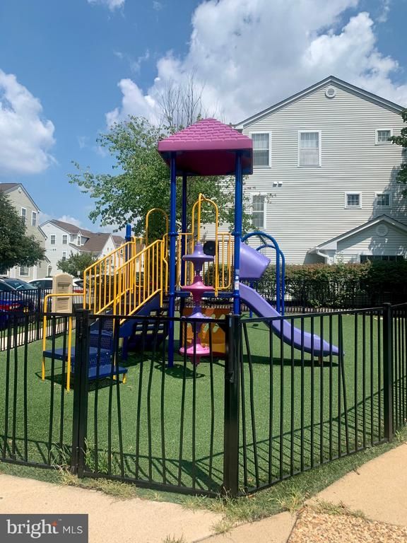 7708 Haynes Point Way #N, Alexandria, VA 22315