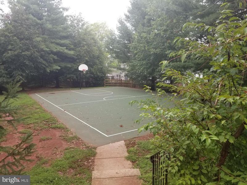 46844 Lacroys Point Ter, Sterling, VA 20165