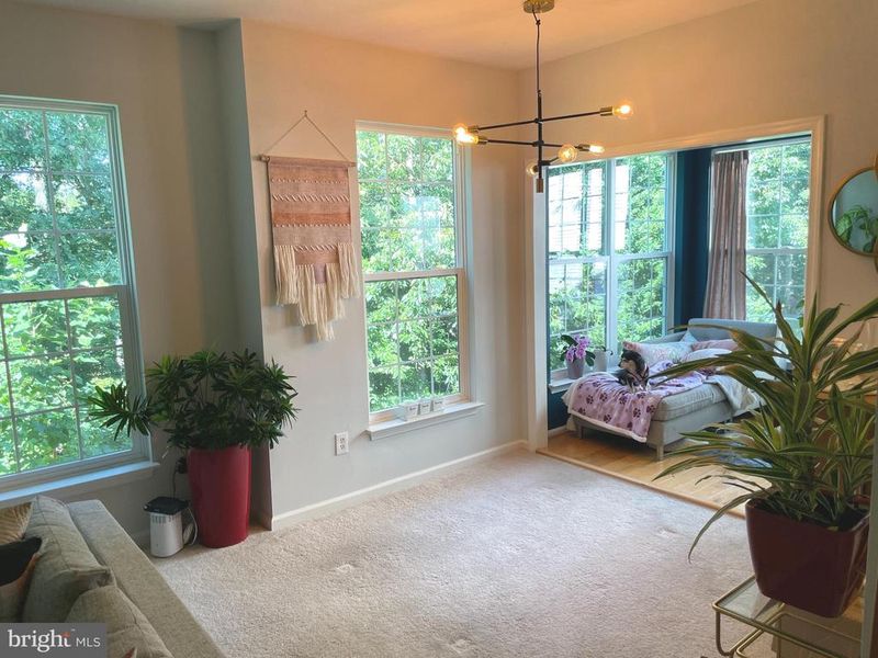 5948 Founders Hill Dr #203, Alexandria, VA 22310