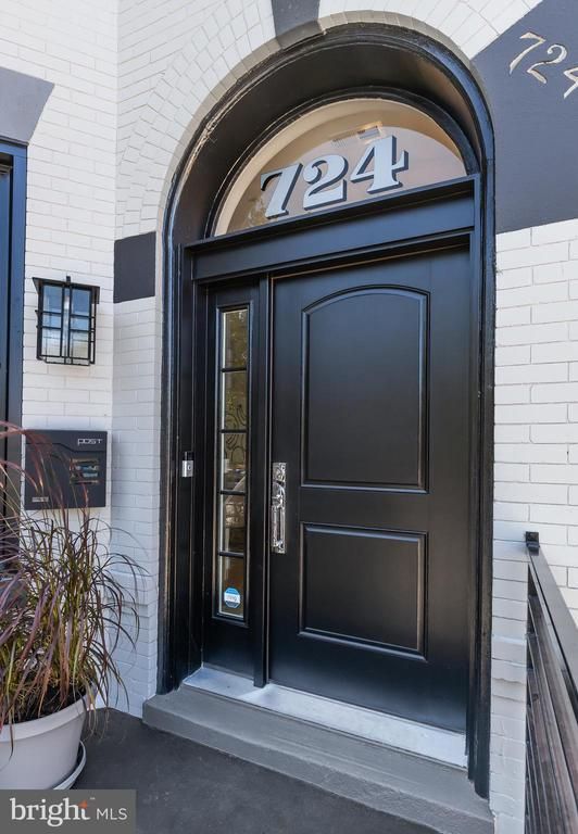 724 7th St NE, Washington, DC 20002