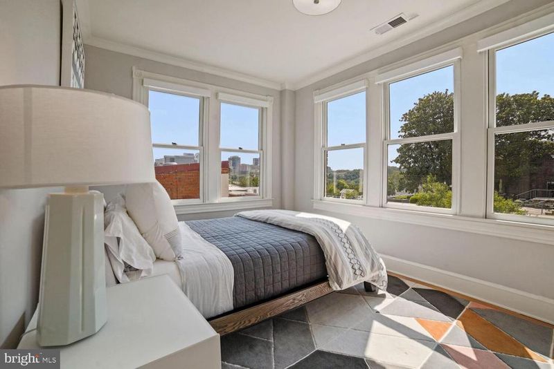 3348 Prospect St NW #4, Washington, DC 20007