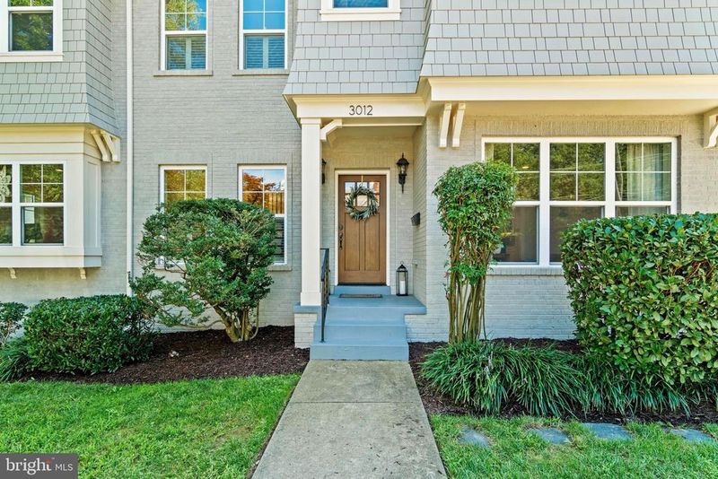 3012 N Rochester St, Arlington, VA 22213