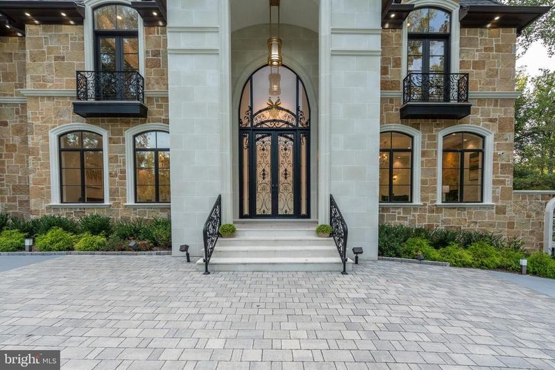 1048 Rector Ln, Mclean, VA 22102
