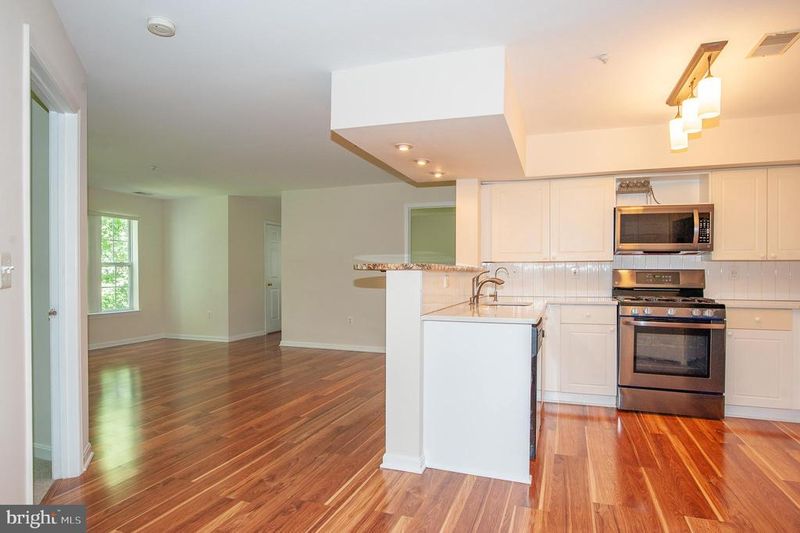 5958 Founders Hill Dr #101B, Alexandria, VA 22310