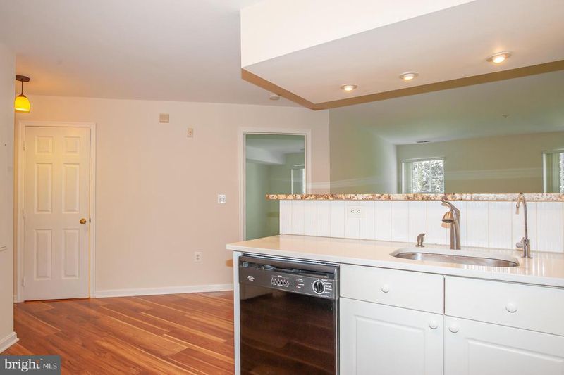 5958 Founders Hill Dr #101B, Alexandria, VA 22310