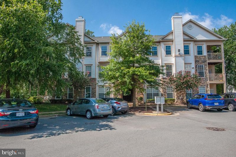 5958 Founders Hill Dr #101B, Alexandria, VA 22310