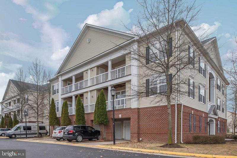 42435 Hollyhock Ter #303, Ashburn, VA 20148