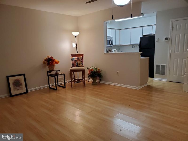 6422 Bayberry Ct #8, Elkridge, MD 21075