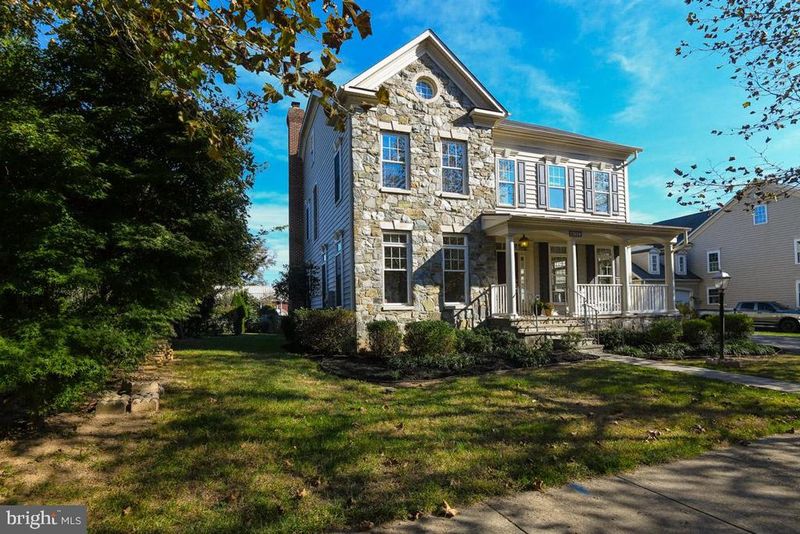 17819 Auburn Village Dr, Sandy Spring, MD 20860