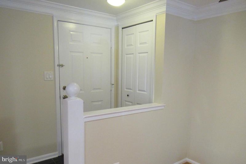 244 S Reynolds St #111, Alexandria, VA 22304