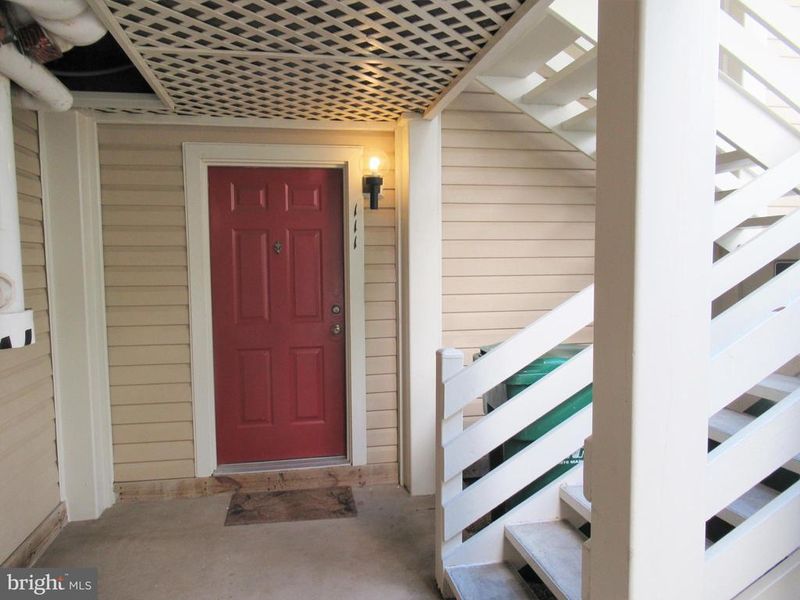 244 S Reynolds St #111, Alexandria, VA 22304