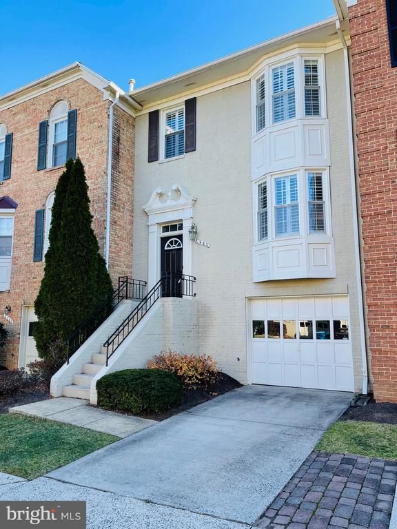 2003 Gallows Tree Ct, Vienna, VA 22182