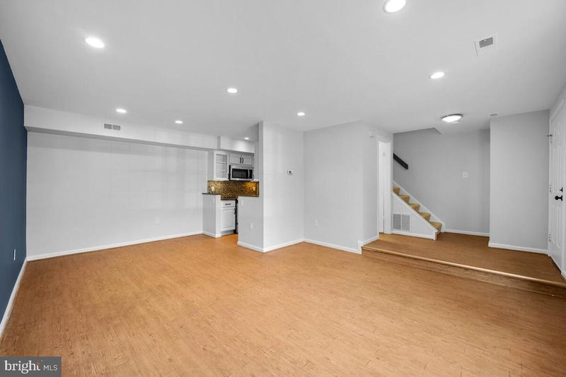 10129 Green Holly Ter, Silver Spring, MD 20902