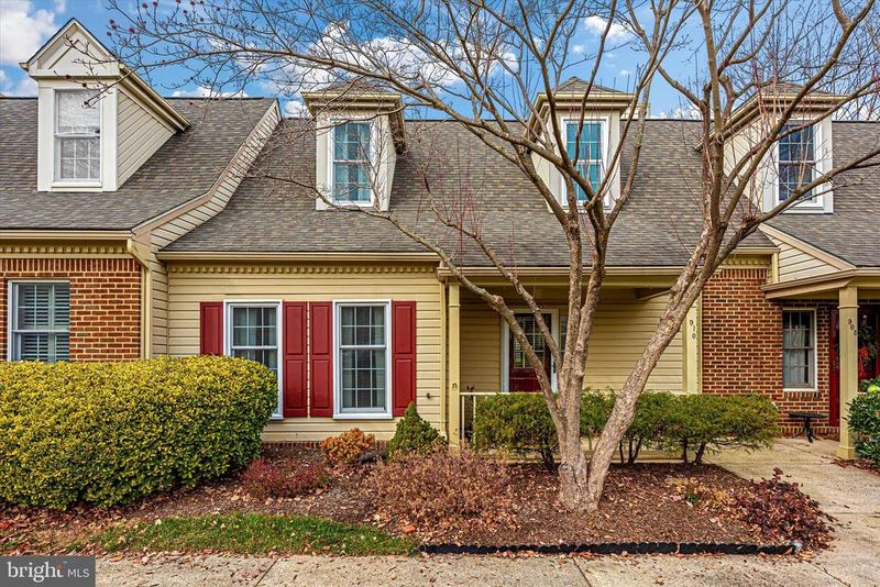 910 Mclendon Dr, Frederick, MD 21702