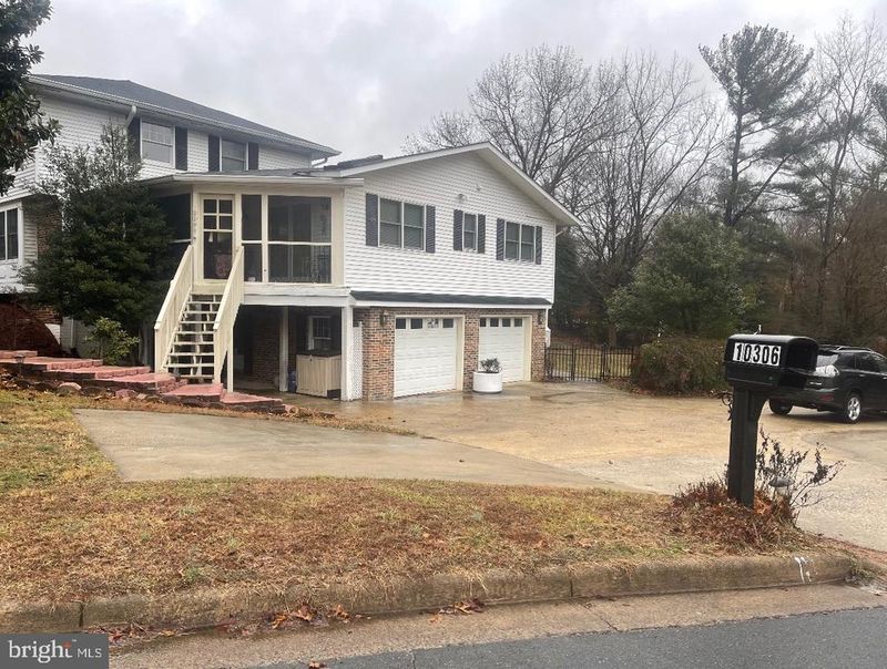 10306 Galpin Ct, Great Falls, VA 22066