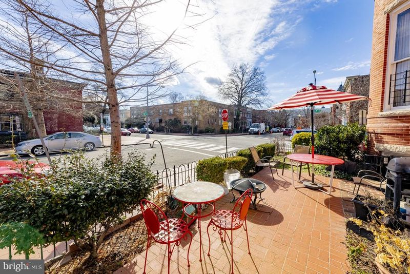 30 6th St SE, Washington, DC 20003