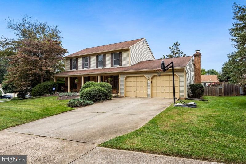 2131 Silentree Dr, Vienna, VA 22182