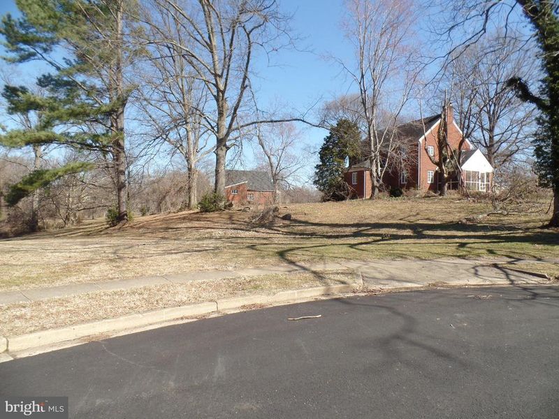 1712 Dalewood, Mclean, VA 22101