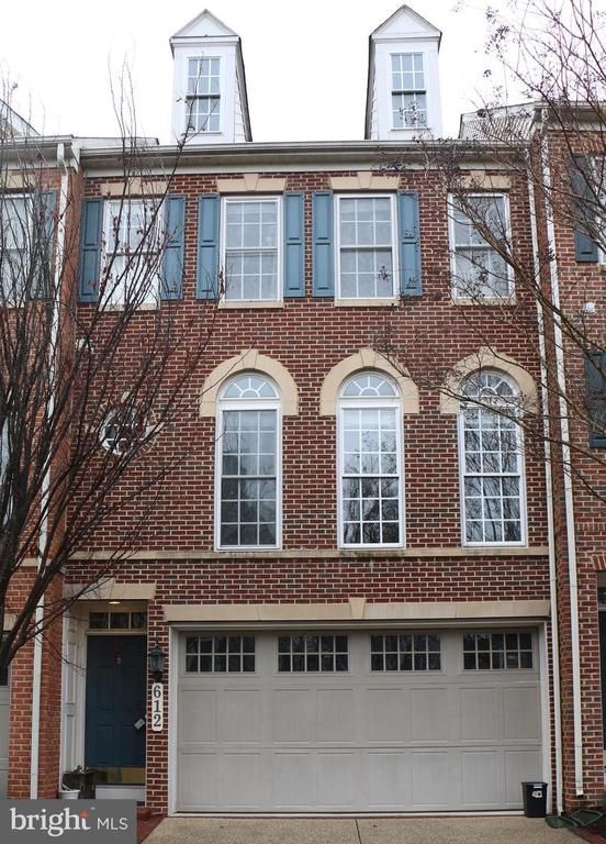 612 Seaton Square Dr, Silver Spring, MD 20901