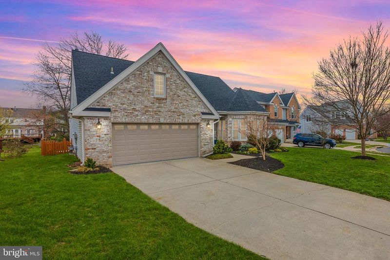 43947 Rochelle Ct, Ashburn, VA 20147