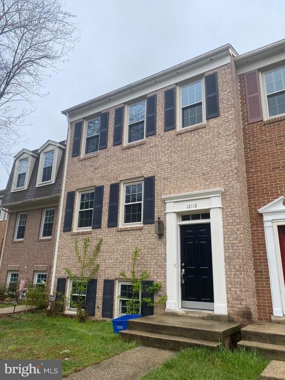 12116 Stallion Ct, Woodbridge, VA 22192