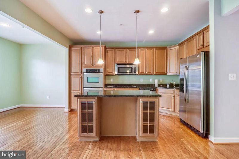 1738 Chiswick Ct, Silver Spring, MD 20904
