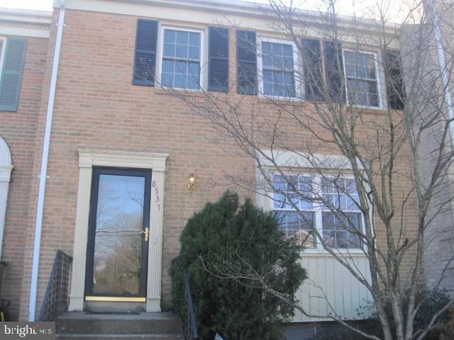 8537 Hilltop Rd, Vienna, VA 22180