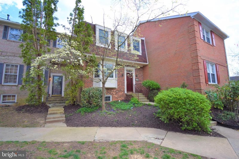 8243 Cedar Landing Ct, Alexandria, VA 22306