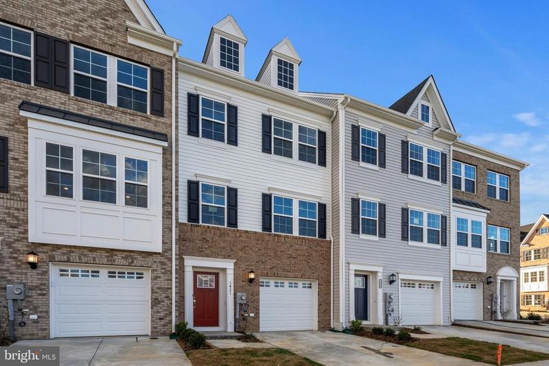 1421 Clingmans Dome Dr, Frederick, MD 21702
