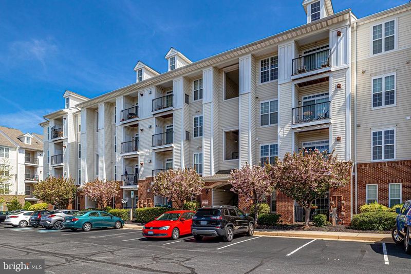 21216 Mcfadden Sq #305, Sterling, VA 20165