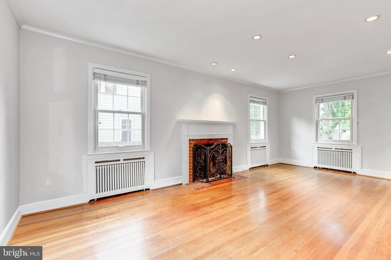 4933 47th St NW, Washington, DC 20016