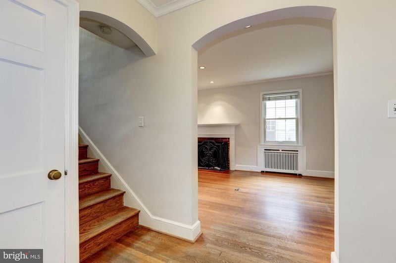 4933 47th St NW, Washington, DC 20016