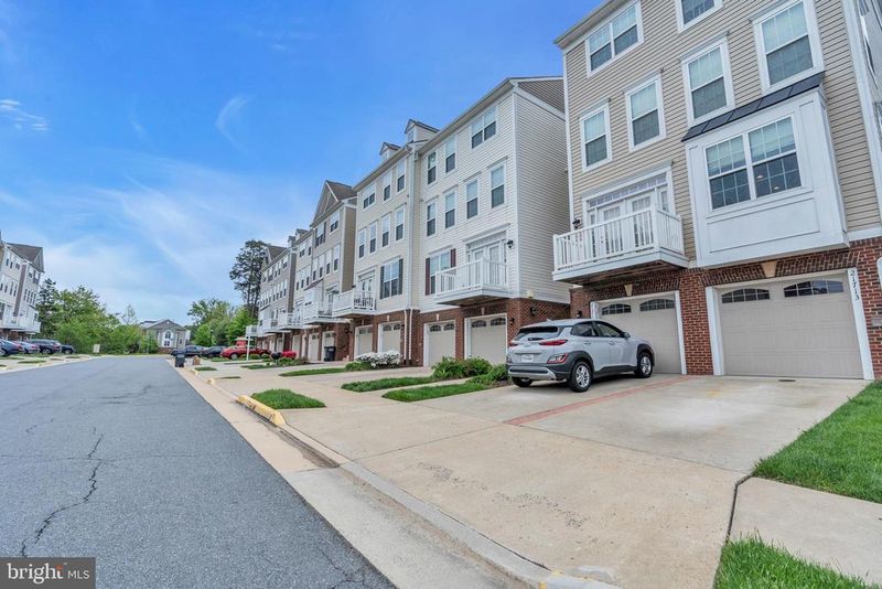 21723 Indian Summer Ter, Sterling, VA 20166
