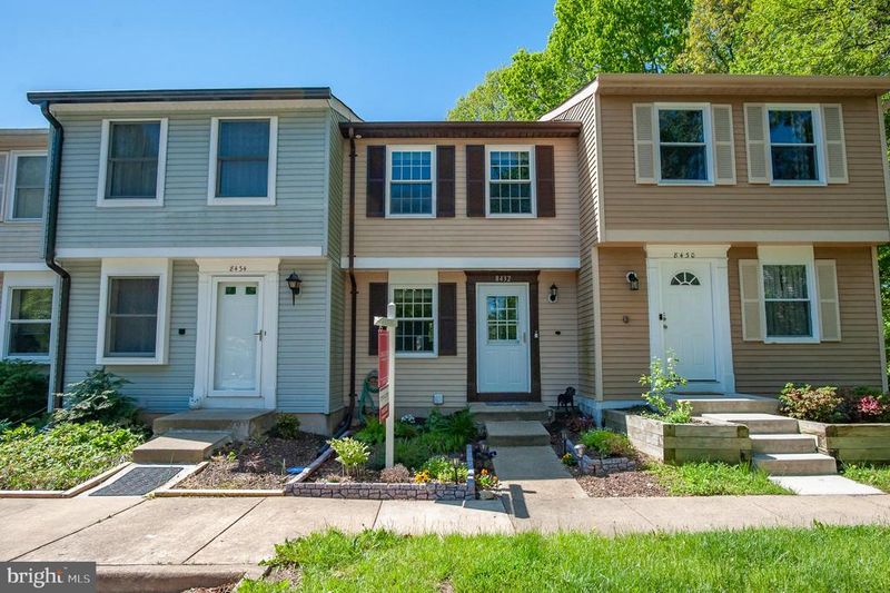 8432 Sugar Creek Ln, Springfield, VA 22153