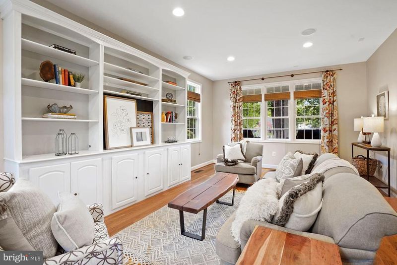 5055 26th Rd N, Arlington, VA 22207
