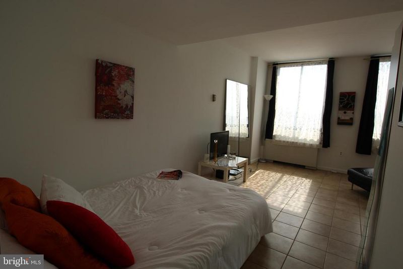 801 N Pitt St N #610, Alexandria, VA 22314