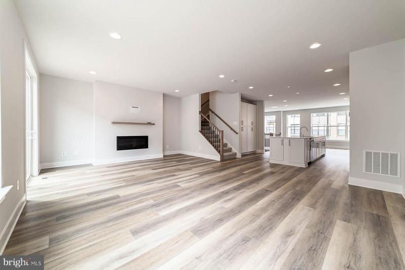 6227 Almerico Pl, Alexandria, VA 22312