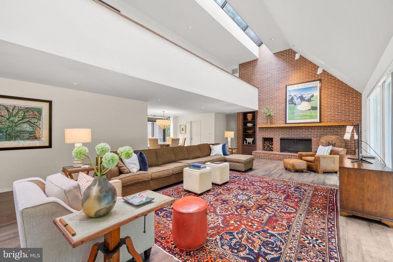 820 Rapidan Ct, Alexandria, VA 22304