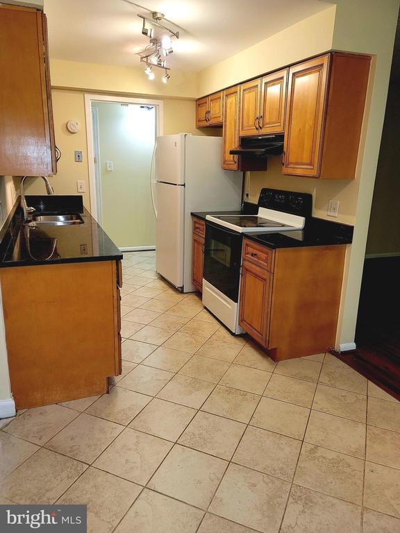 2226 Castle Rock Sq #1B, Reston, VA 20191