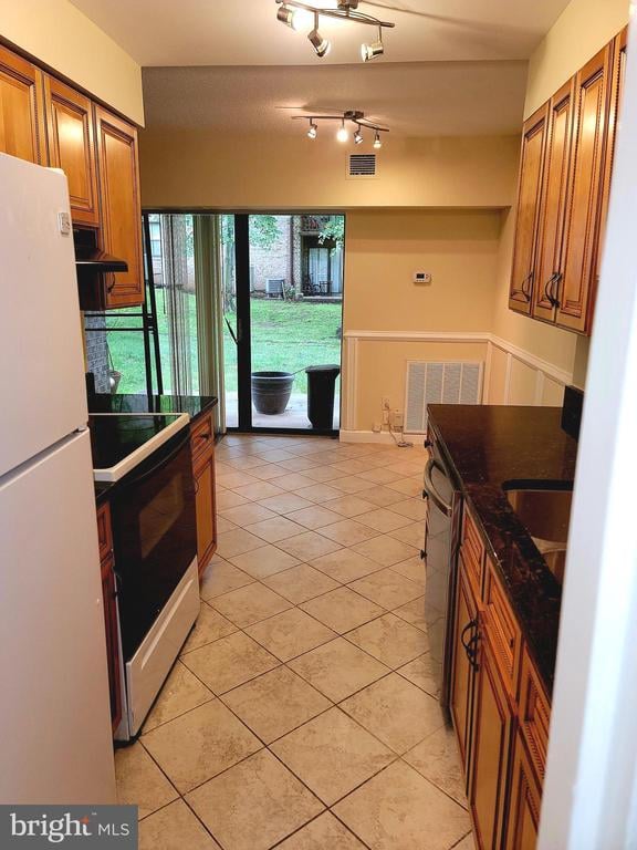 2226 Castle Rock Sq #1B, Reston, VA 20191