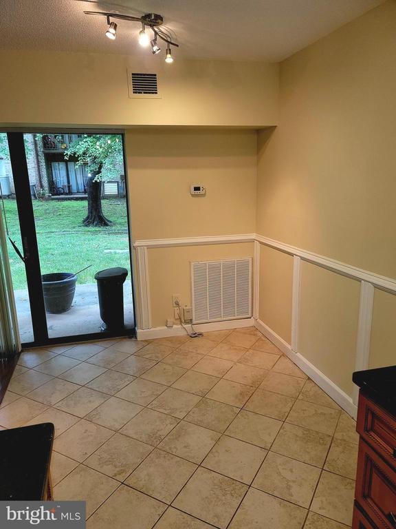 2226 Castle Rock Sq #1B, Reston, VA 20191
