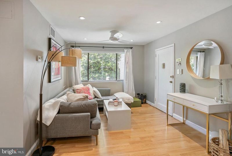 3817 Davis Pl NW #2, Washington, DC 20007